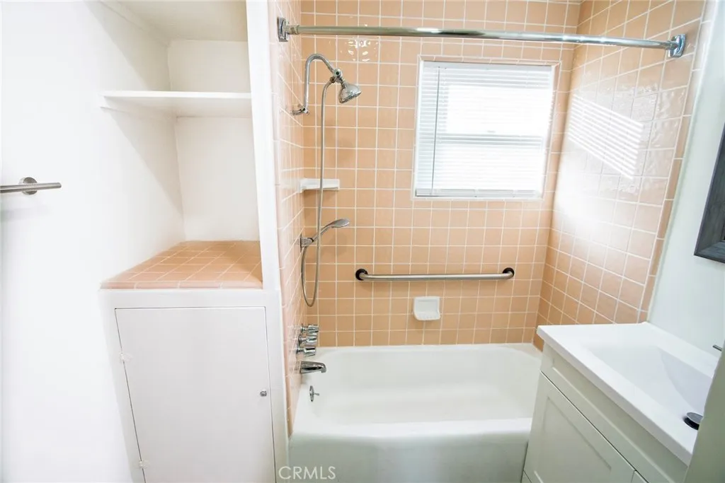 225 Barry, Ventura, California 93001 home-pic-12