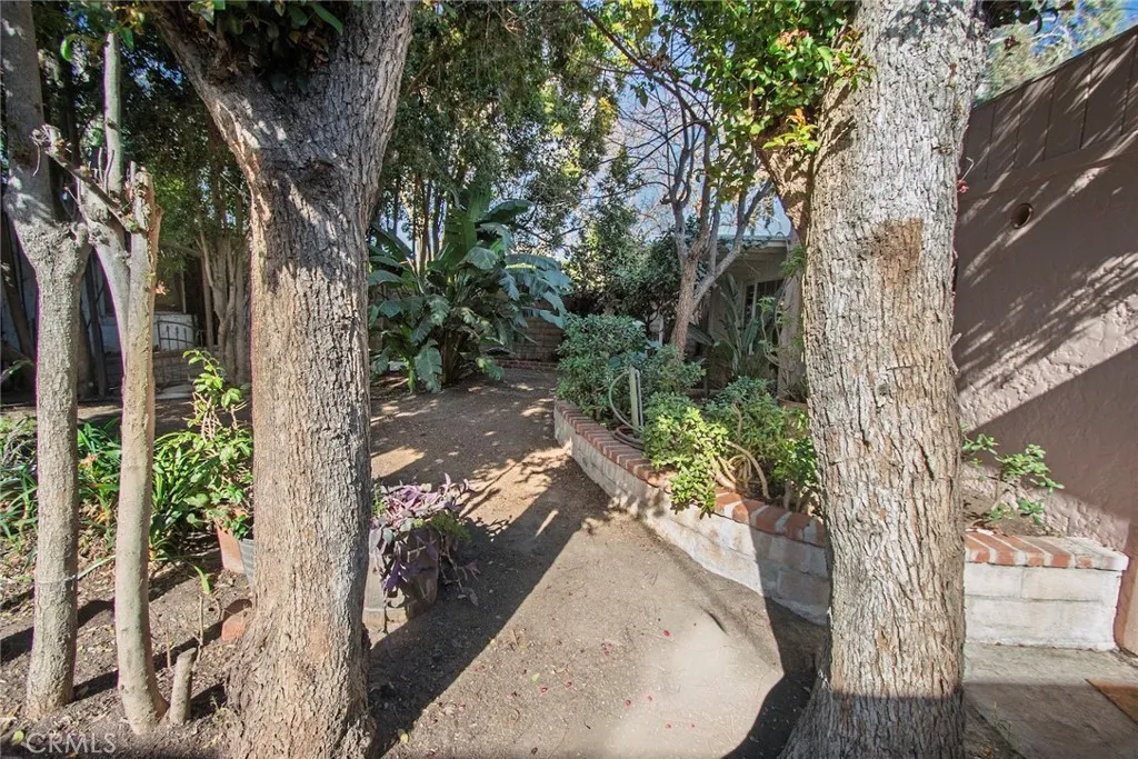 225 Barry, Ventura, California 93001 home-pic-28