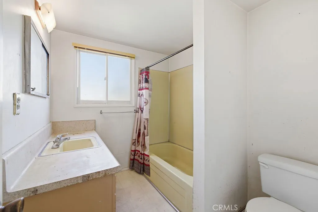 523 W 170th, Gardena, California 90248 home-pic-11