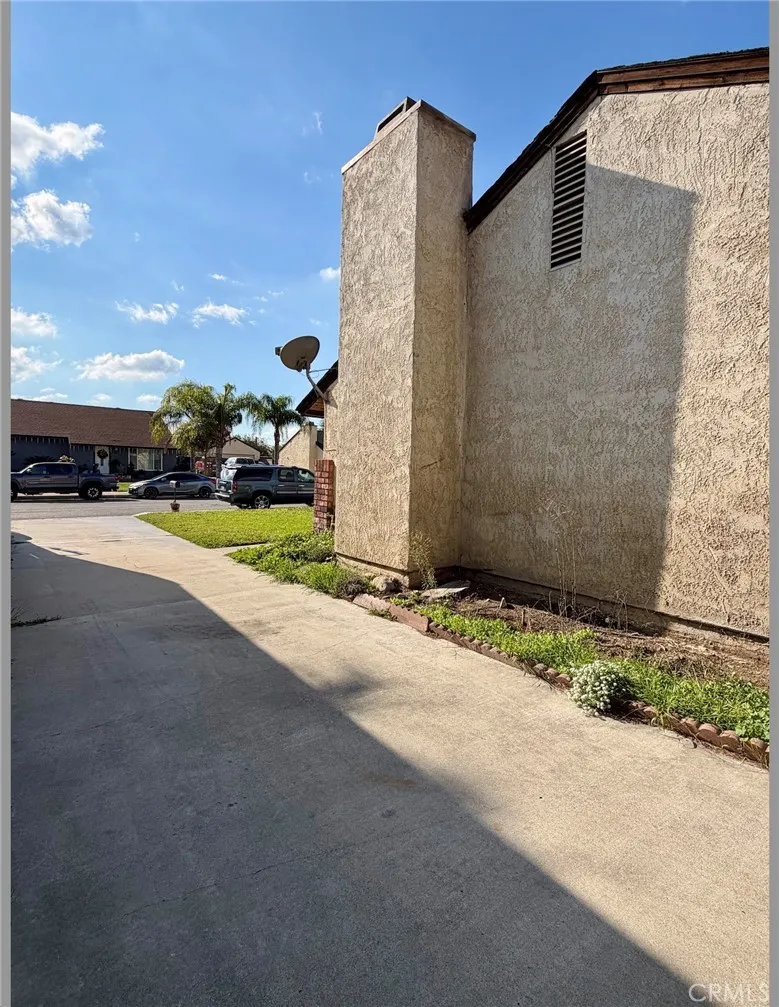 1370 W Jackson, Rialto, California 92376 home-pic-15
