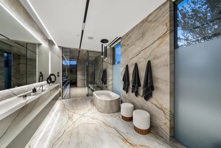 74305 DESERT OASIS TRAIL 64