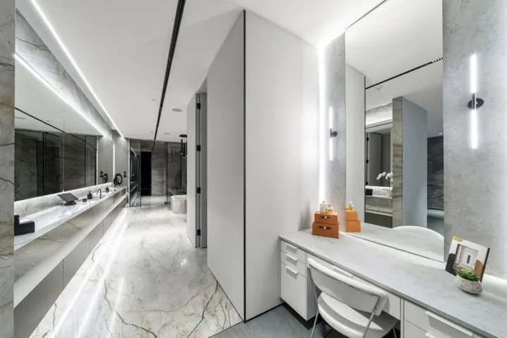 74305 DESERT OASIS TRAIL 70