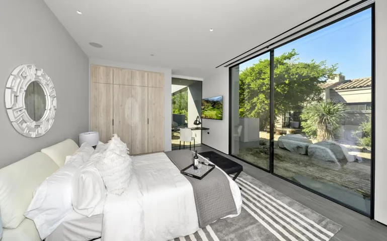 74305 DESERT OASIS TRAIL 76