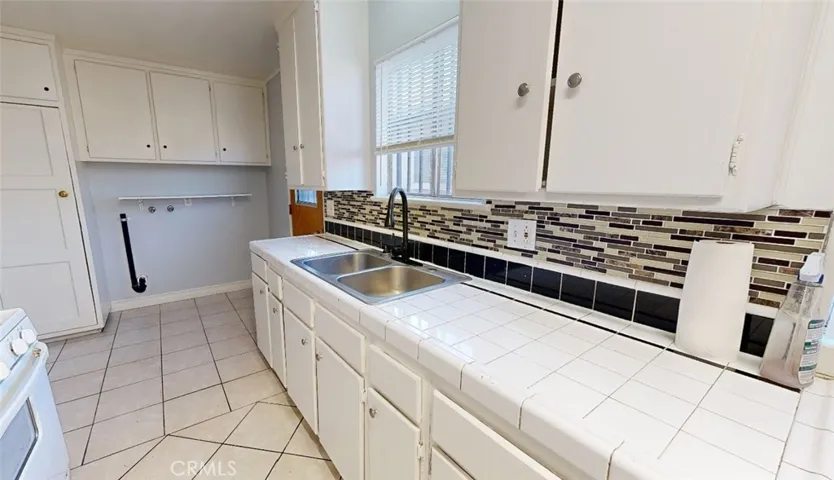 38539 35th Street E, Palmdale, California 93550