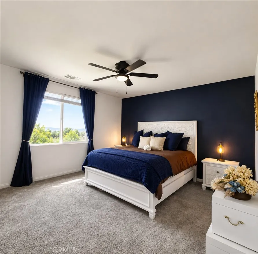 Master bedroom Master bedroom