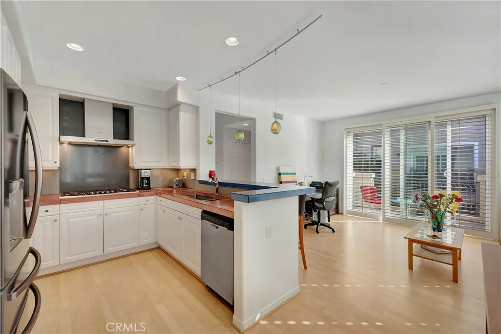 19328 Surfwave Drive, Huntington Beach, California 92648 home-pic-25