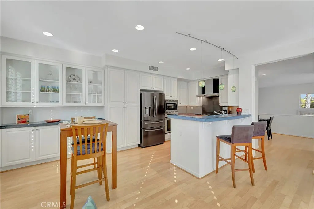 19328 Surfwave Drive, Huntington Beach, California 92648 home-pic-23