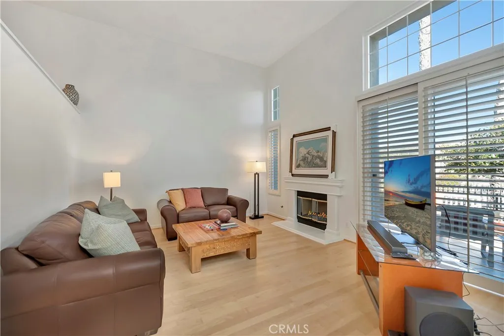 19328 Surfwave Drive, Huntington Beach, California 92648 home-pic-8