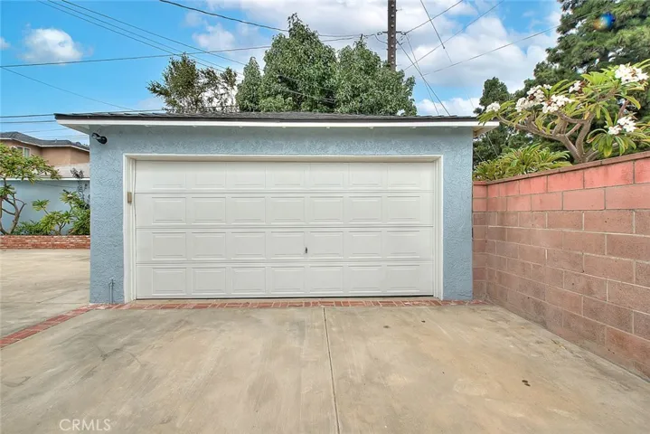 2 car detached garage