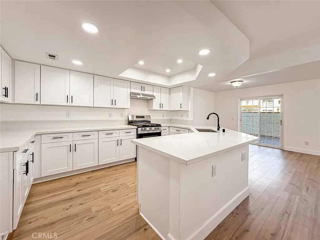 206 Camino Cortina, Camarillo, California 93010 home-pic-11