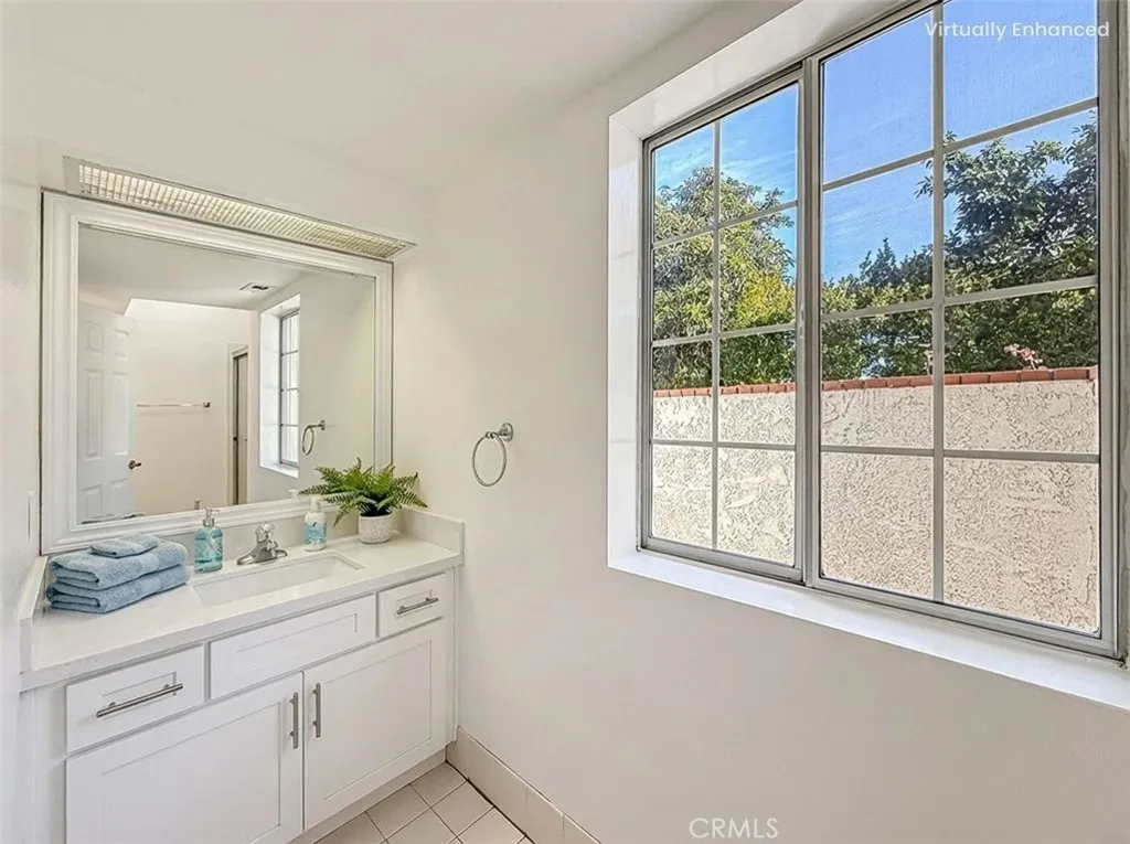 206 Camino Cortina, Camarillo, California 93010 home-pic-17