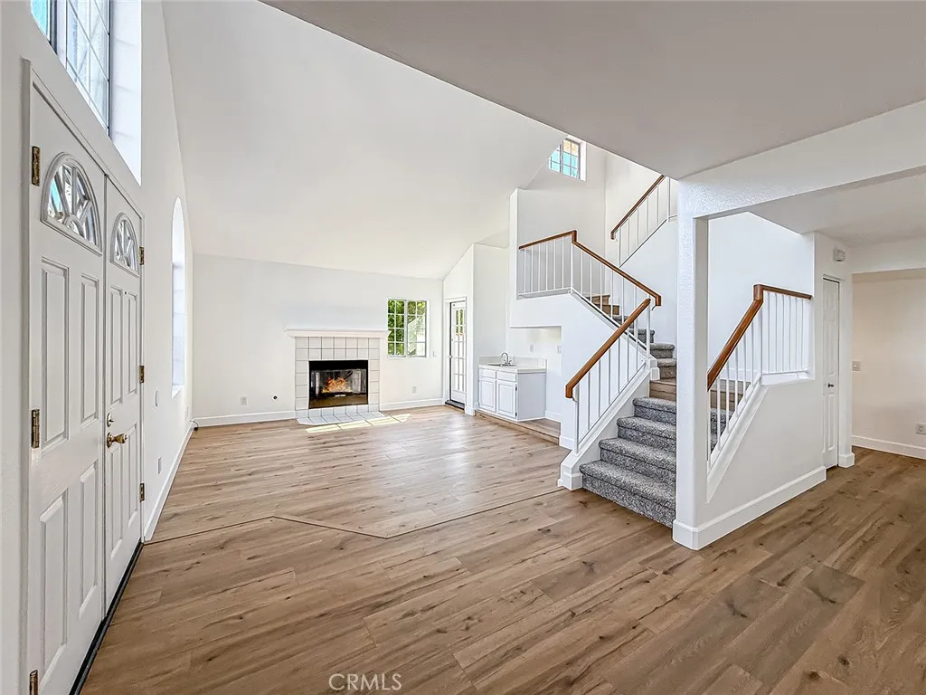 206 Camino Cortina, Camarillo, California 93010 home-pic-4