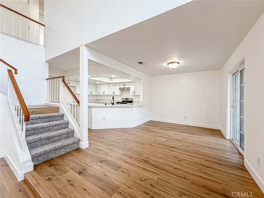 206 Camino Cortina, Camarillo, California 93010 home-pic-8