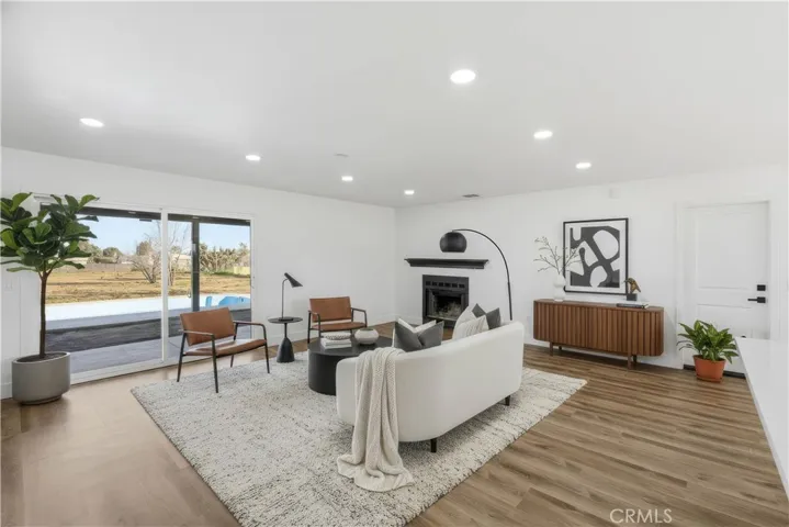 15000 Wells Fargo, Hesperia, California 92345