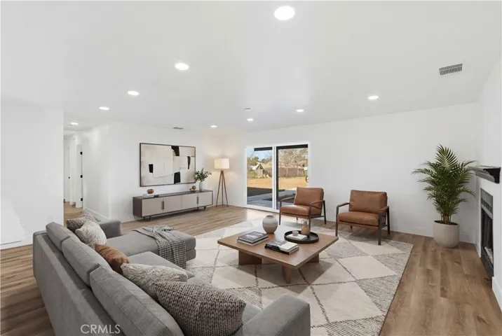 15000 Wells Fargo, Hesperia, California 92345