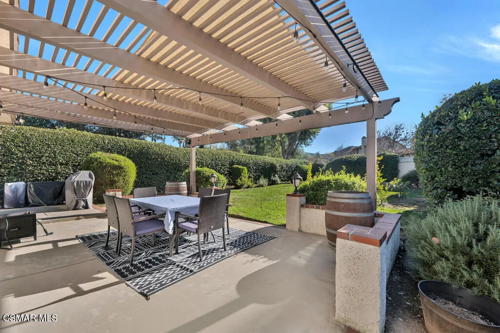 16 Valley Crest Road, Simi Valley, California 93065 home-pic-33