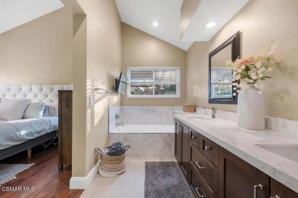 16 Valley Crest Road, Simi Valley, California 93065 home-pic-21