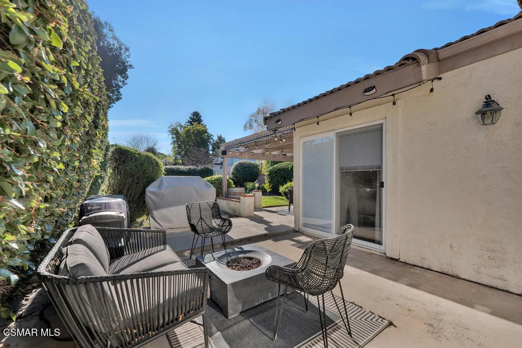 16 Valley Crest Road, Simi Valley, California 93065 home-pic-34