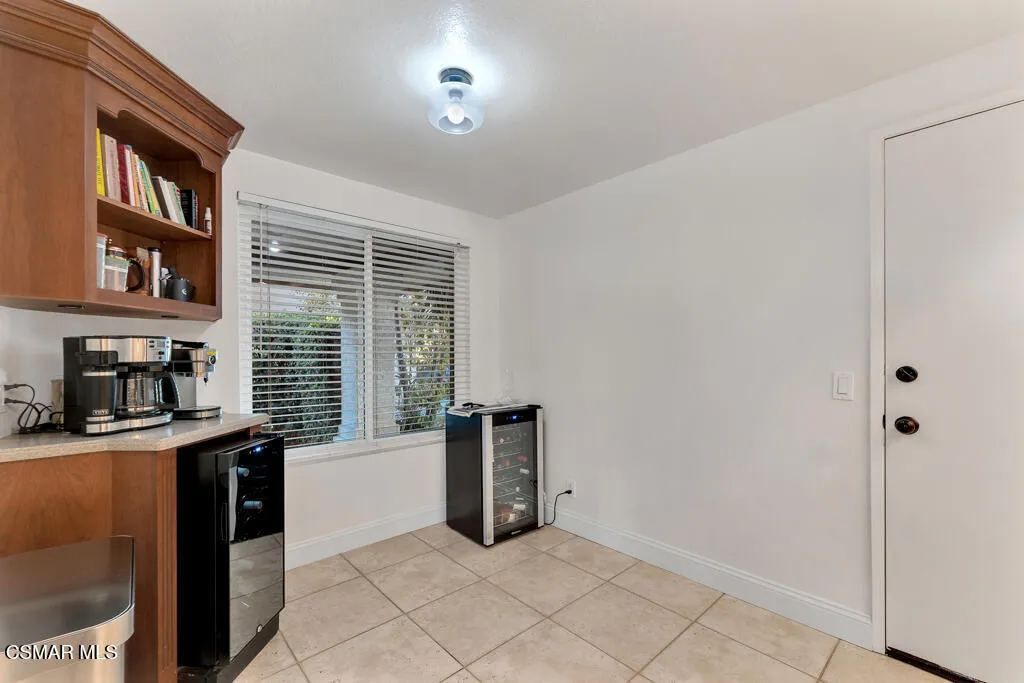 16 Valley Crest Road, Simi Valley, California 93065 home-pic-16