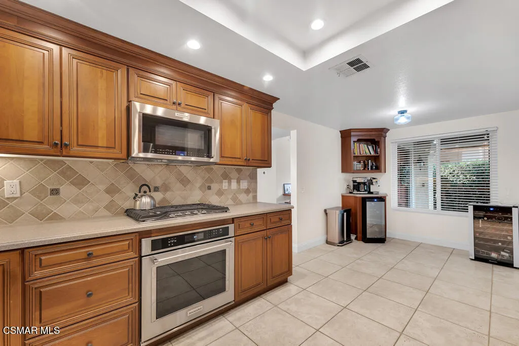 16 Valley Crest Road, Simi Valley, California 93065 home-pic-14