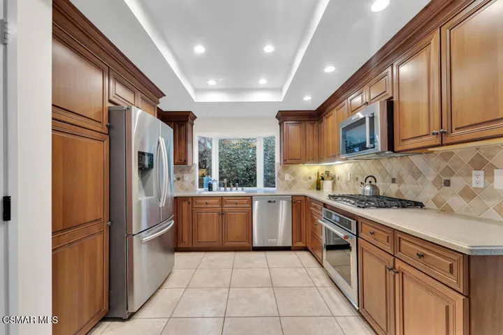 16 Valley Crest Rd - HsHProd-26