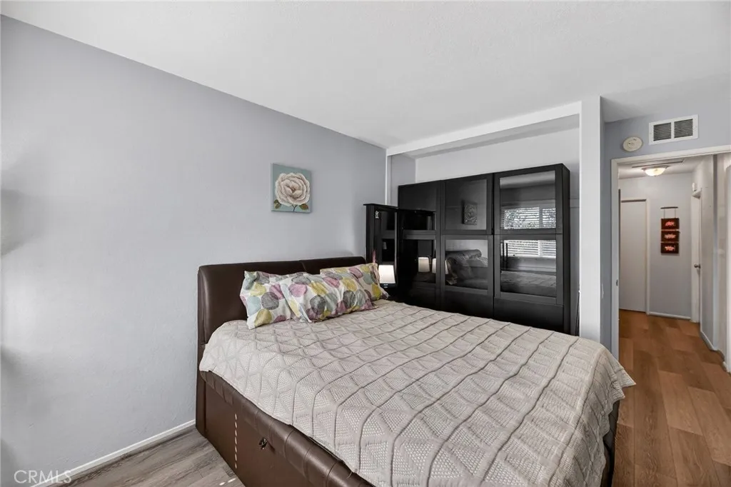 20362  home-pic-27