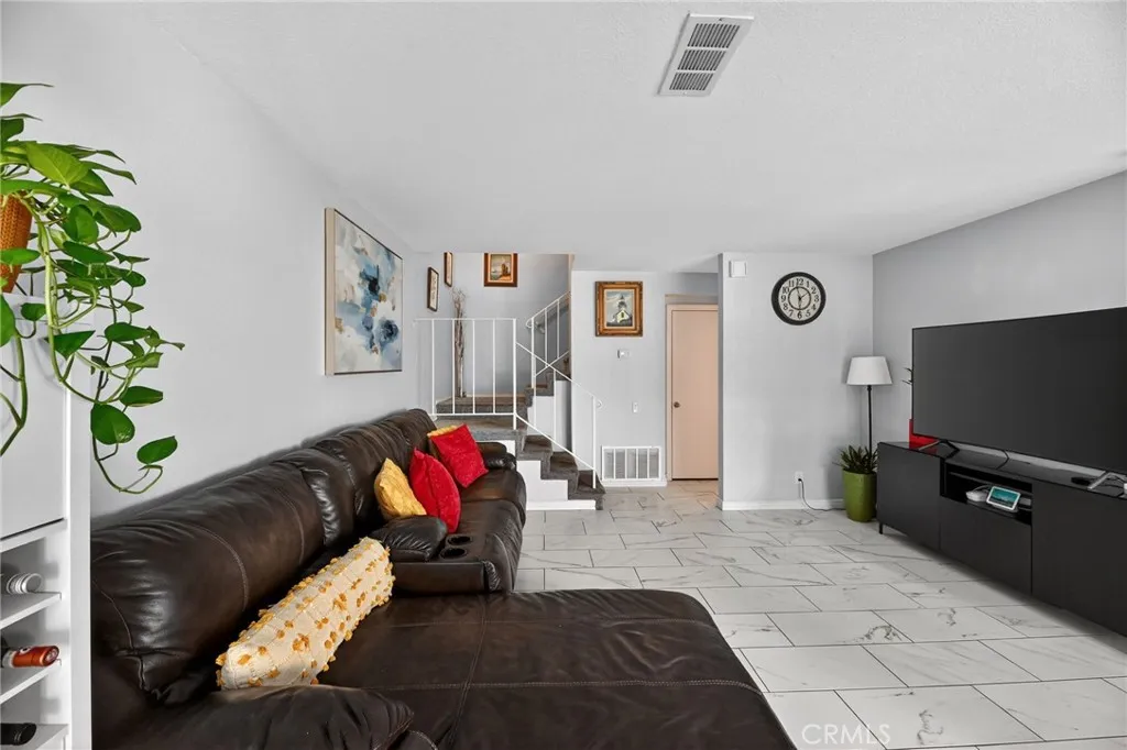 20362  home-pic-7