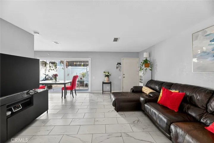 20362 #10 Flower Gate, Yorba Linda, California 92886