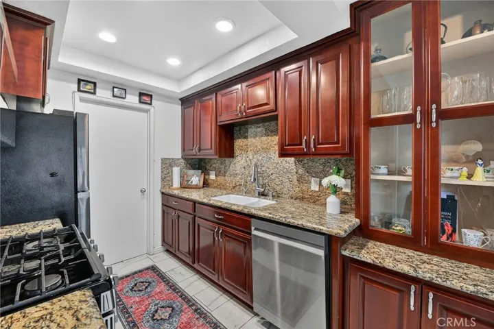 20362 #10 Flower Gate, Yorba Linda, California 92886
