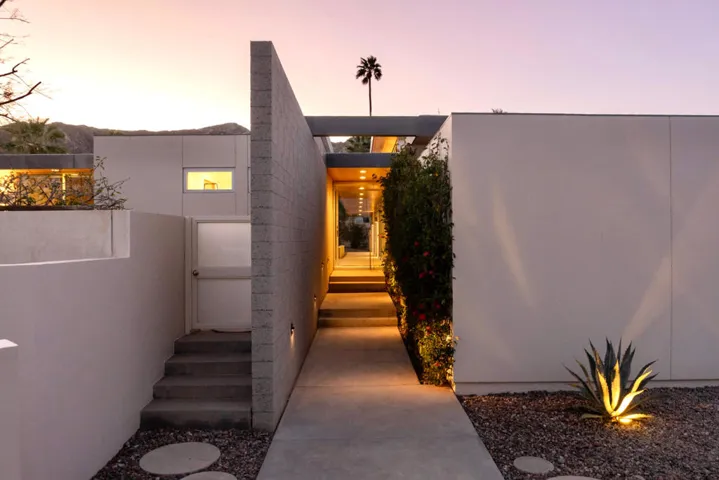 8D2EB5E8-7EBD-46BC-84E2-D060D78C4CFA