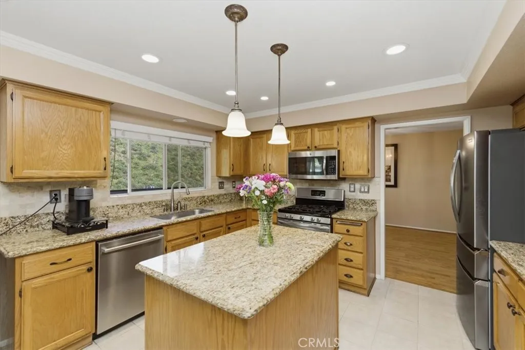 7743 Gold Buckle Court, Highland, California 92346 home-pic-22