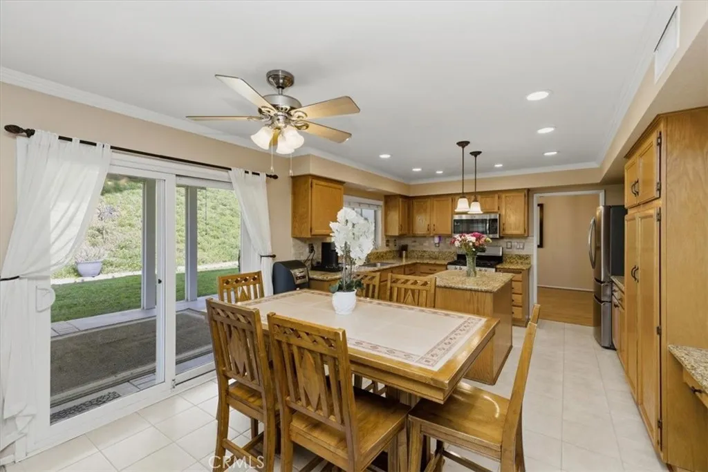 7743 Gold Buckle Court, Highland, California 92346 home-pic-25
