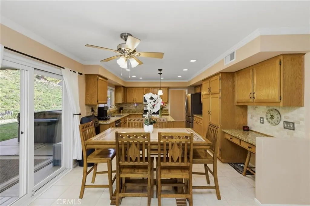 7743 Gold Buckle Court, Highland, California 92346 home-pic-26