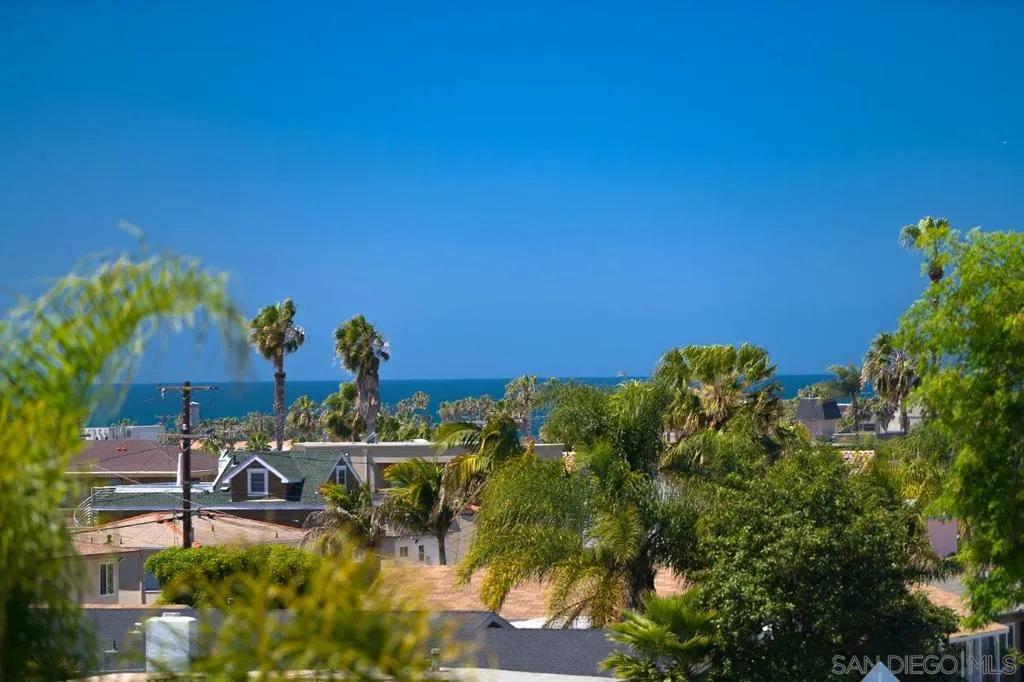 1220 Emerald St, San Diego, California 92109 home-pic-14