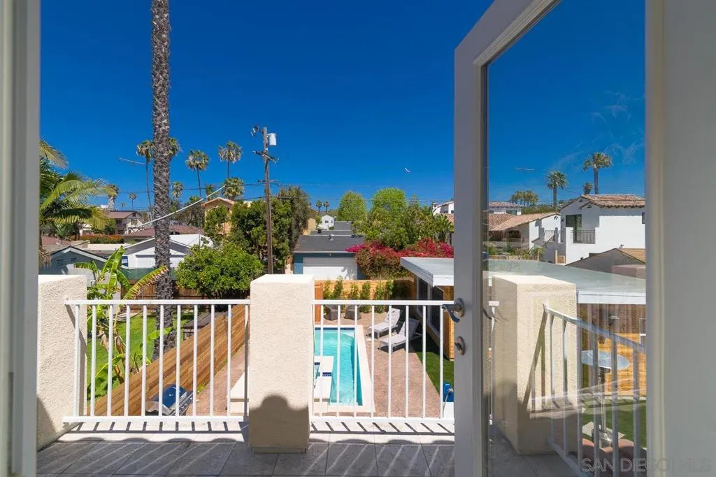 1220 Emerald St, San Diego, California 92109 home-pic-11