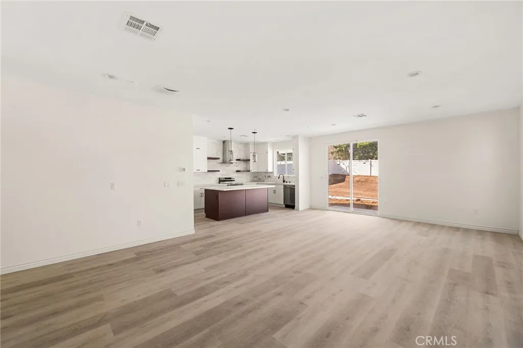 3260 Howe Street, Corona, California 92881 home-pic-8