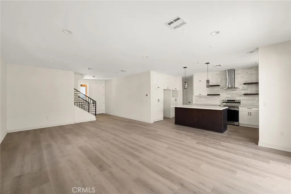3260 Howe Street, Corona, California 92881 home-pic-9