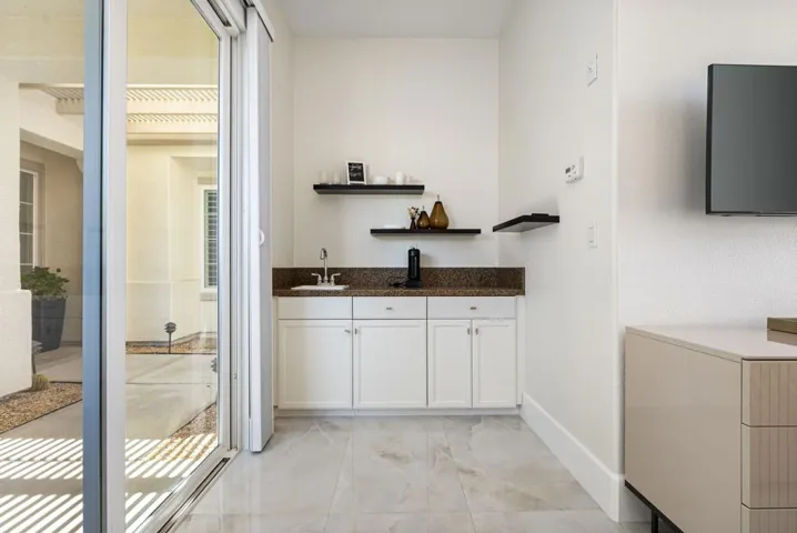 16-web-or-mls-JMSantaRosa_OPMG_1025_016