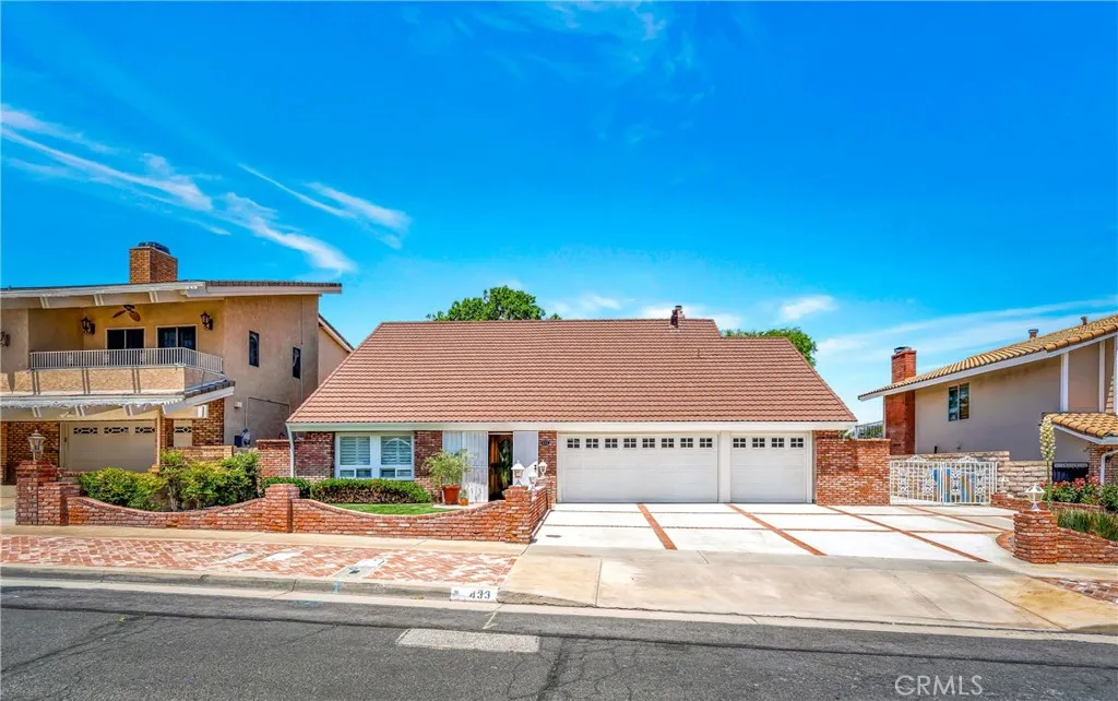 433 Fairway Drive, Palmdale, California 93551 home-pic-2