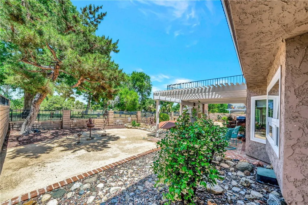 433 Fairway Drive, Palmdale, California 93551 home-pic-69