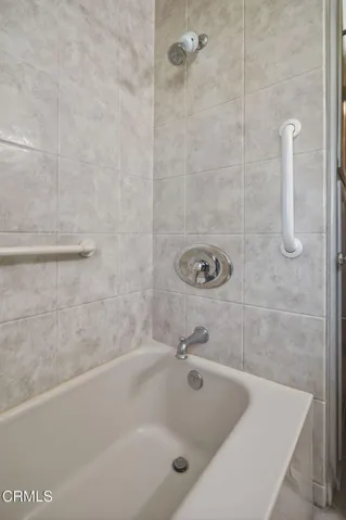 11-web-or-mls-Upmarket Media-2742 Ser035