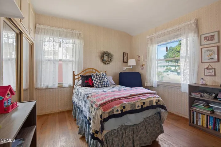 16-web-or-mls-Upmarket Media-2742 Ser050