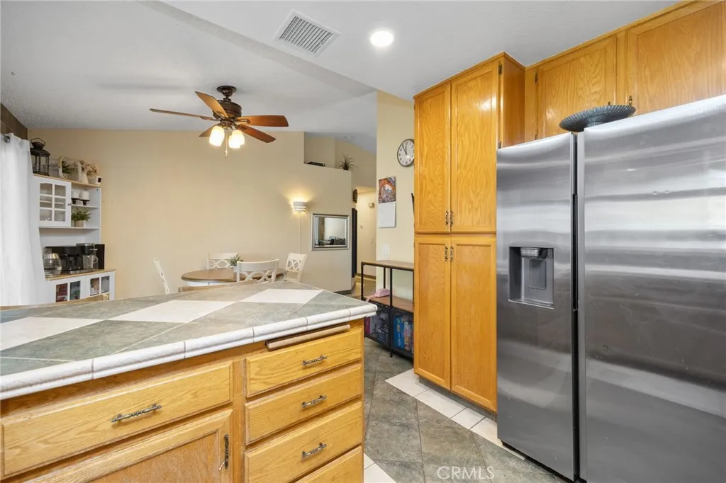 653 E 1st, San Jacinto, California 92583 home-pic-9