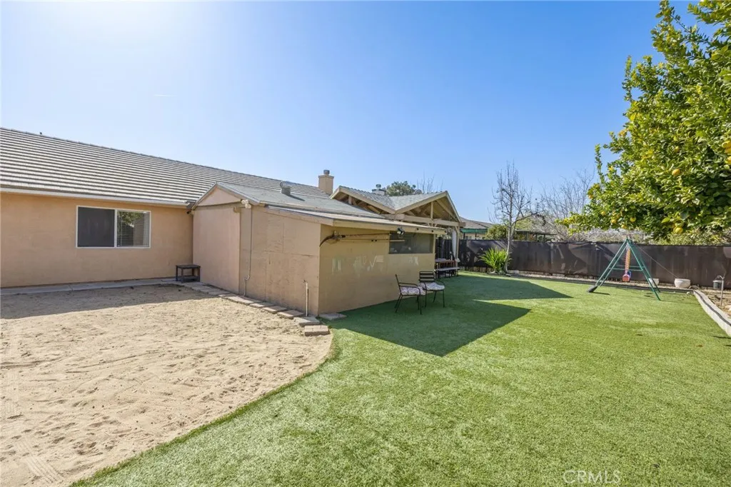 653 E 1st, San Jacinto, California 92583 home-pic-23