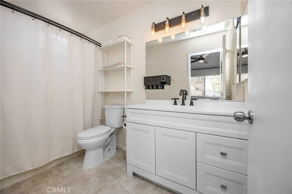 653 E 1st, San Jacinto, California 92583 home-pic-12