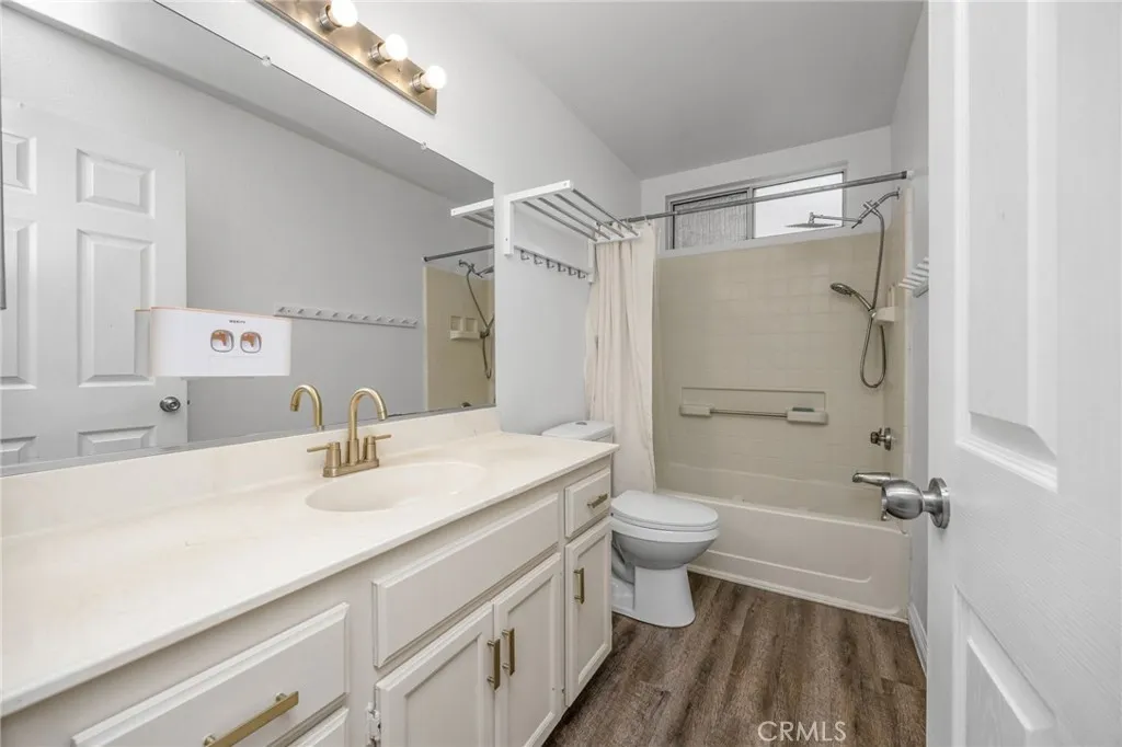 653 E 1st, San Jacinto, California 92583 home-pic-15