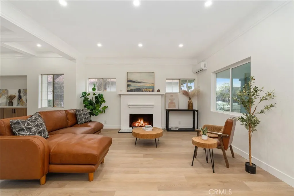 4065 Wall, Los Angeles, California 90011 home-pic-2
