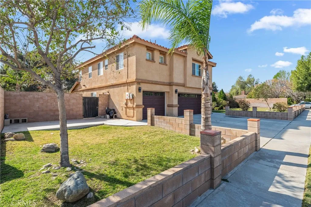 1535 W Persimmon, Rialto, California 92377 home-pic-2