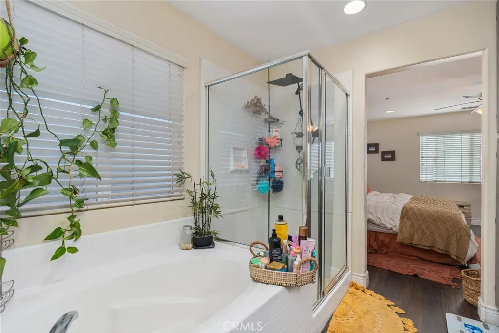 1535 W Persimmon, Rialto, California 92377 home-pic-19