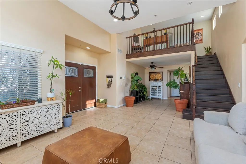 1535 W Persimmon, Rialto, California 92377 home-pic-5
